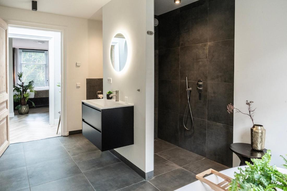Xxl Loft With Bath Located Stadsvilla Тилбург Экстерьер фото