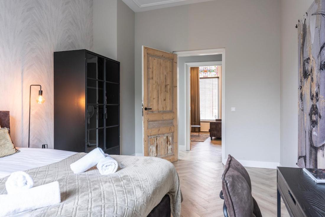 Xxl Loft With Bath Located Stadsvilla Тилбург Экстерьер фото